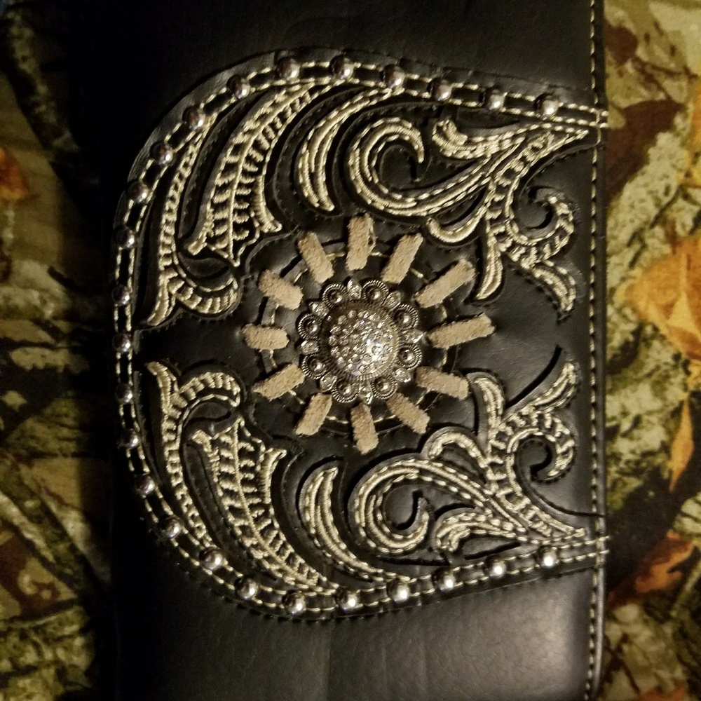 Montana West wallet